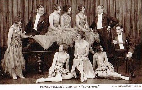 Powis Pinder's Sunshine Concert Party, Sunshine Theatre, Shanklin. (Circa 1930) before Webster Booth sang with them.